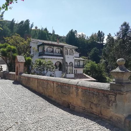 Hotel Calicanto Real Cafe Museo Mongui Luaran gambar