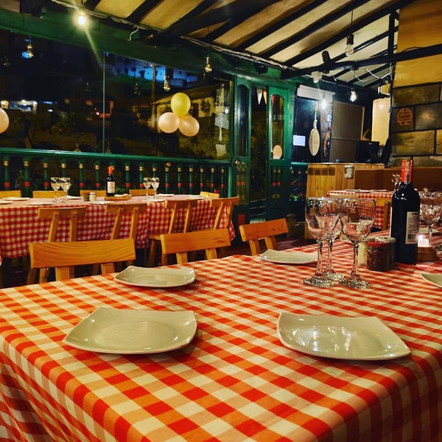 Hotel Calicanto Real Cafe Museo Mongui Luaran gambar