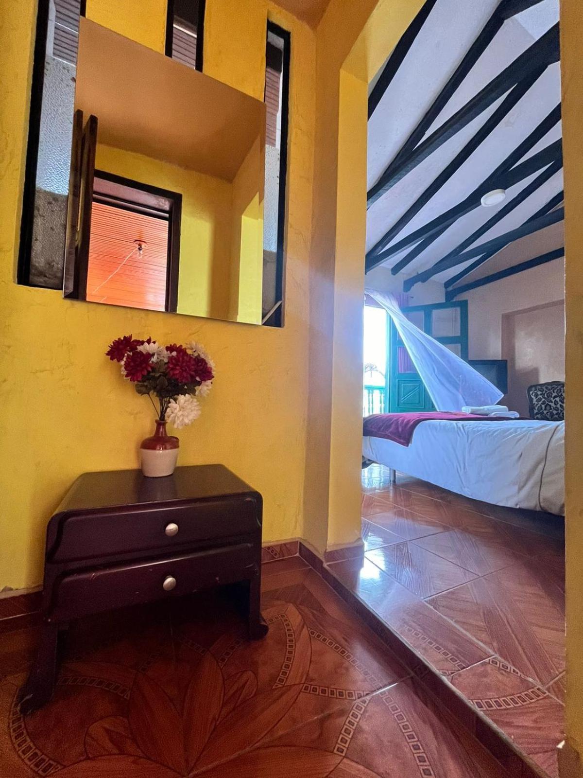 Hotel Calicanto Real Cafe Museo Mongui Luaran gambar