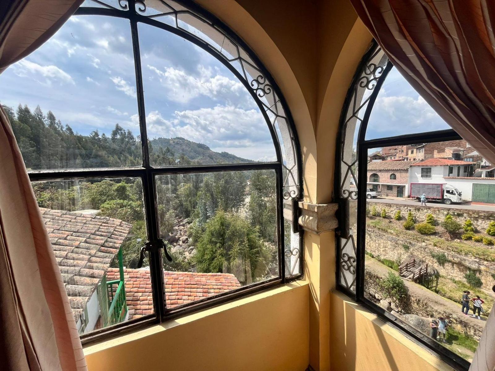 Hotel Calicanto Real Cafe Museo Mongui Luaran gambar