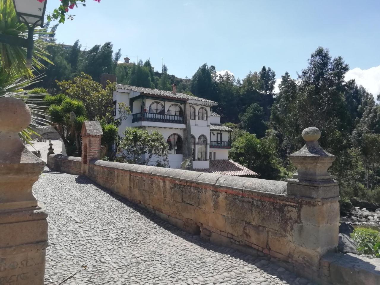 Hotel Calicanto Real Cafe Museo Mongui Luaran gambar